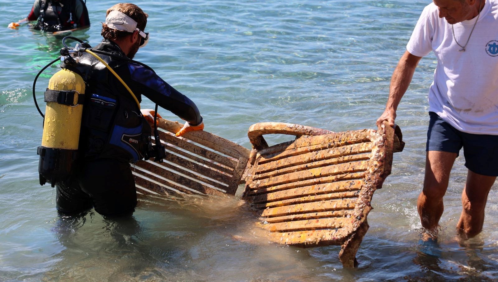 antalyada denizin dibinden sezlong cikti kxL3Rqa4