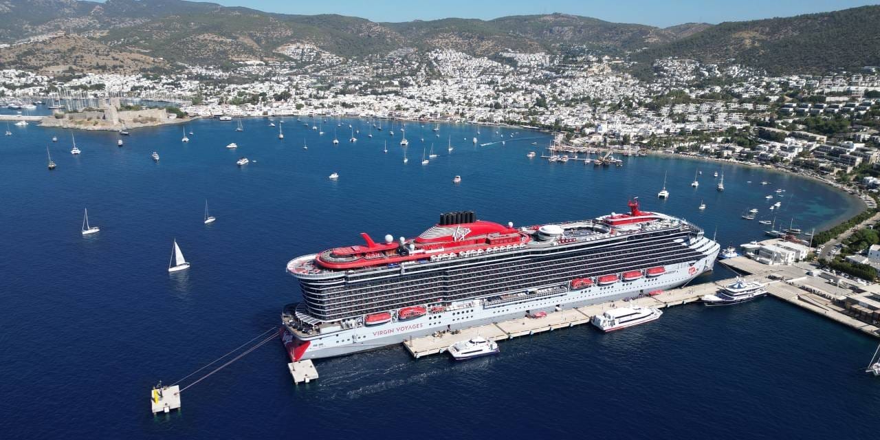 bodruma turist akini 2 bin 521 kisi ayni gemiden indi feCLYAZF