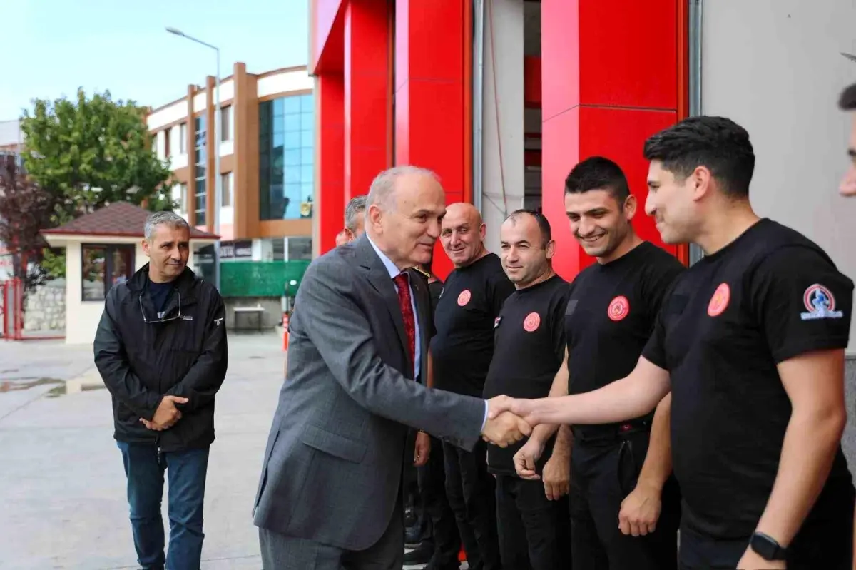duzce belediye baskani itfaiye personelini ziyaret etti iltbAFQN