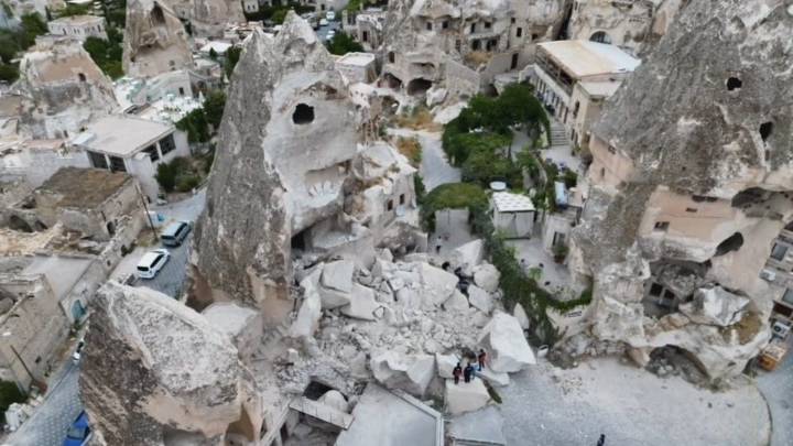 milyonlarca yillik peribacasi yikildi xWUPrvA7