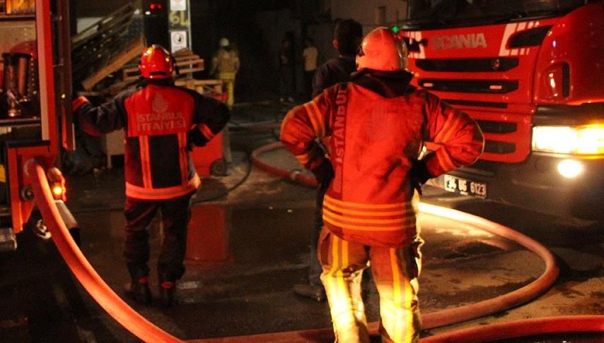 bursada yangin 2 baraka kule dondu PMp3FpFR