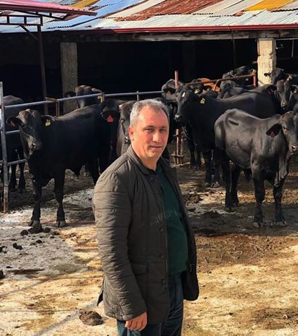 Bekir Gümüş dolandırıldı.