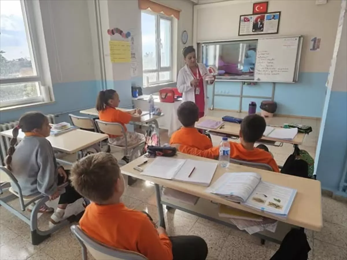 ogrencilere agiz ve dis sagligi egitimi basladi uENAXCHP