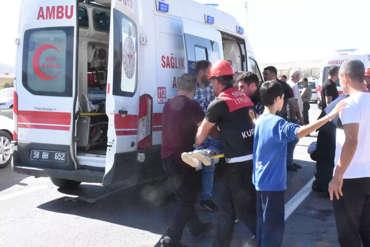 sivasta kaza 10 yarali Fhq3Vv8w