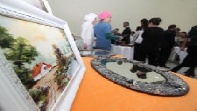 Onkoloji hastaları el sanatlarıyla yaşam motivasyonlarını artırıyor