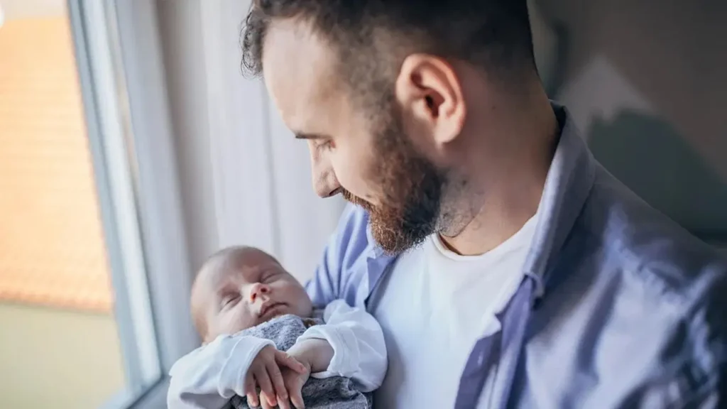 tbmmde-kabul-edildi-babalik-izni-iki-katina-cikartildi-MFqOYV4C