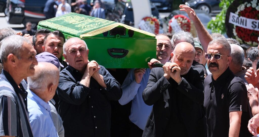 Mevlüt Çavuşoğlu Ailesinin Yas Günü
