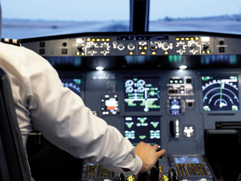 3 pilot kokpitte zehirlendi kWbQntEs