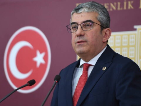 Ayni tweeti atmislardi chpli gunaydindan baris yarkadas ve melih gokcek tepkisi aynilar ayni yerde rudLdO4m